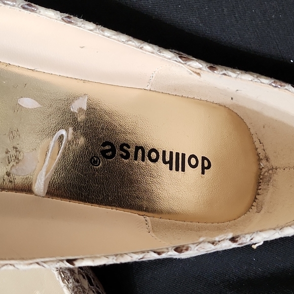 DOLLHOUSE FLAT FAUX SNAKE SKIN SHOES W/BRASS TOE GUARD SZ 7.5 - Picture 8 of 9